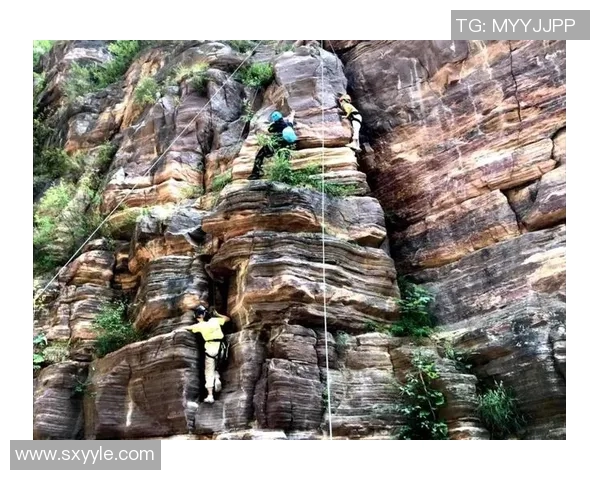 广州攀岩队的阵地战体系与攀岩战术的深度解析与实践探讨 广州攀岩队的阵地战体系与攀岩战术的深度解析与实践探讨
